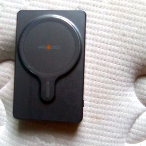 Maglock my charge (iphone,pods)